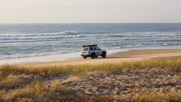 Location de 4×4 à Fraser Island (K’gari)- Découverte de l’île en 2 jours