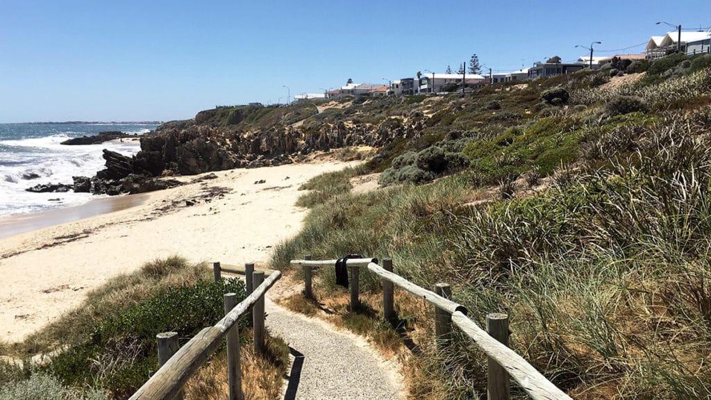 entrée de la plage de Trigg Beach à Perth en Australie