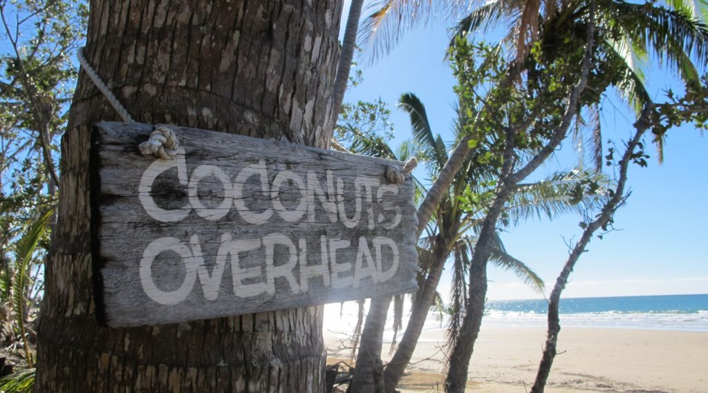 Panneau sur la plage de Mission Beach dans le Queensland en Australie