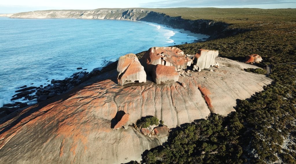 Vue aérienne sur Remarkable Rocks sur Kangaroo Island en Australie du Sud