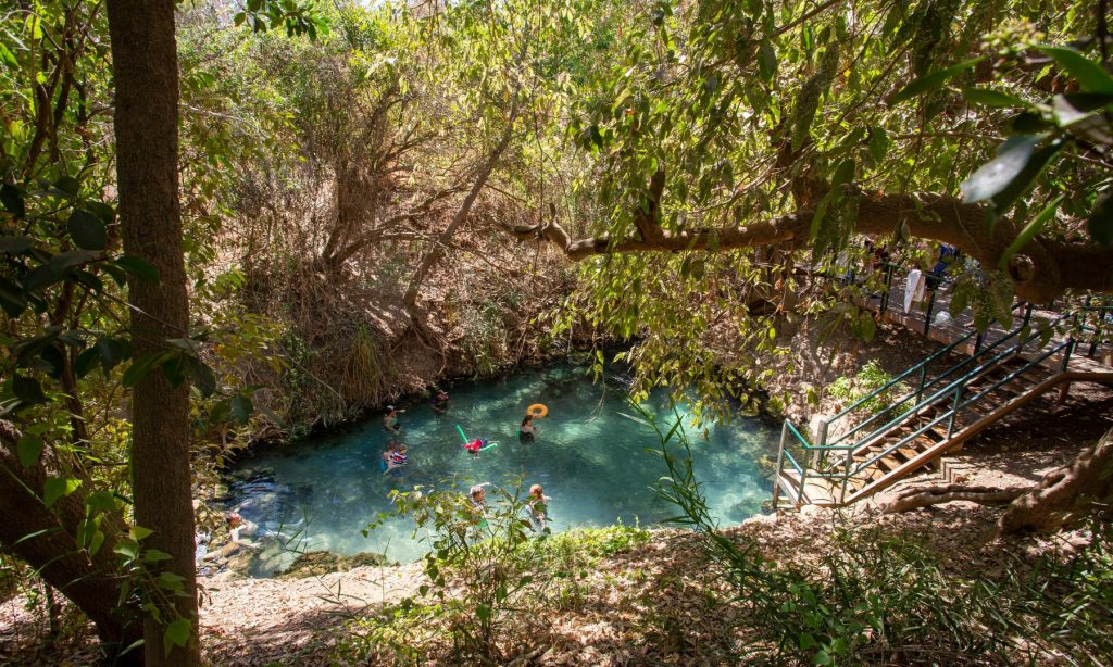 Découvrez des sources d'eau chaude au milieu du désert