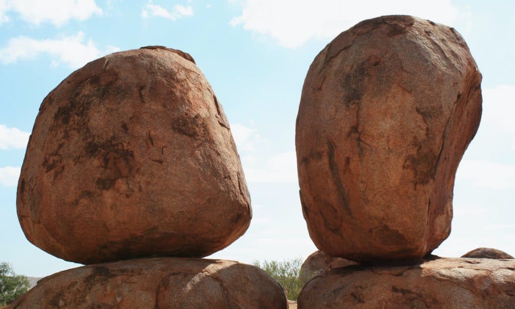 Les Devil's Marbles dans le Territoire du Nord, des formations rocheuses étranges.